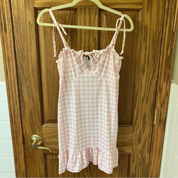 PrettyLittleThing Pink Gingham Ruched Tie Bust Frill Hem Bodycon Dress Size 8 - Picture 3 of 12
